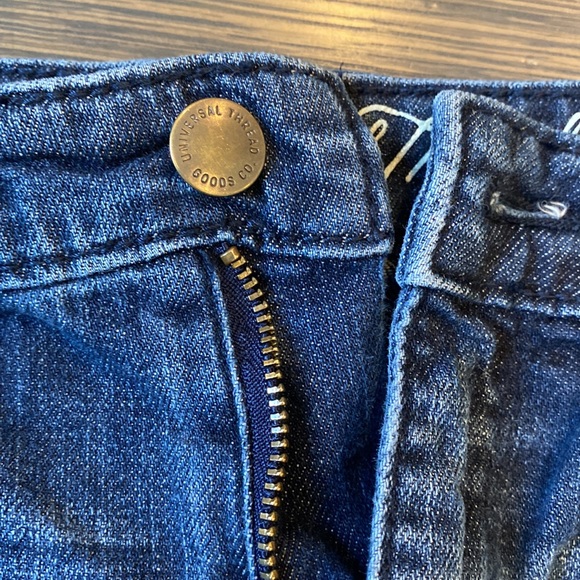 UNIVERSAL THREAD JEAN SHORTS DARK BLUE WITH POCKETS AND BELT LOOP SIZE 00/24 - Picture 4 of 4